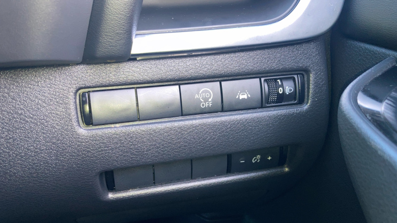 Nissan Qashqai 1.3 DiG-T MH Acenta Premium 5dr Petrol Hatchback